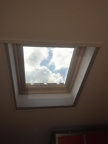 Pannello fisso con calamita su Velux